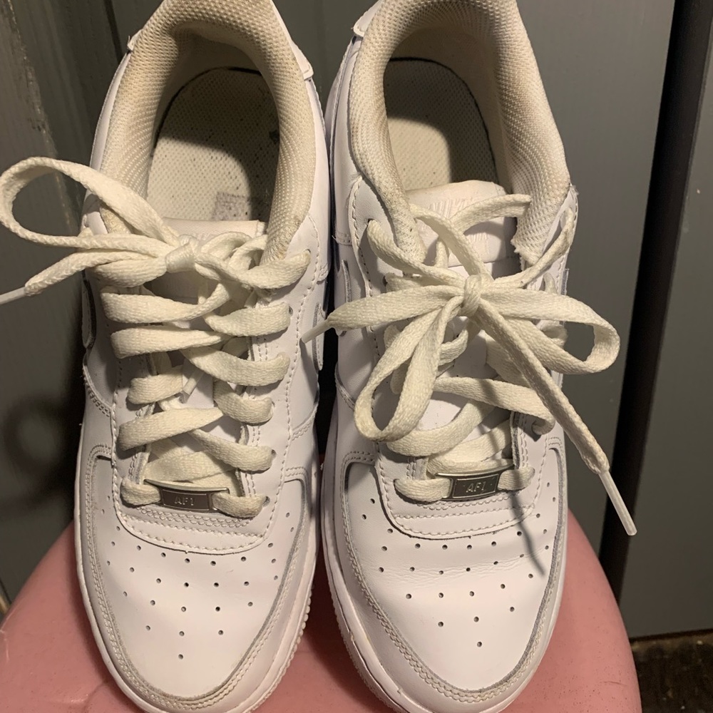 White Nike Air Force